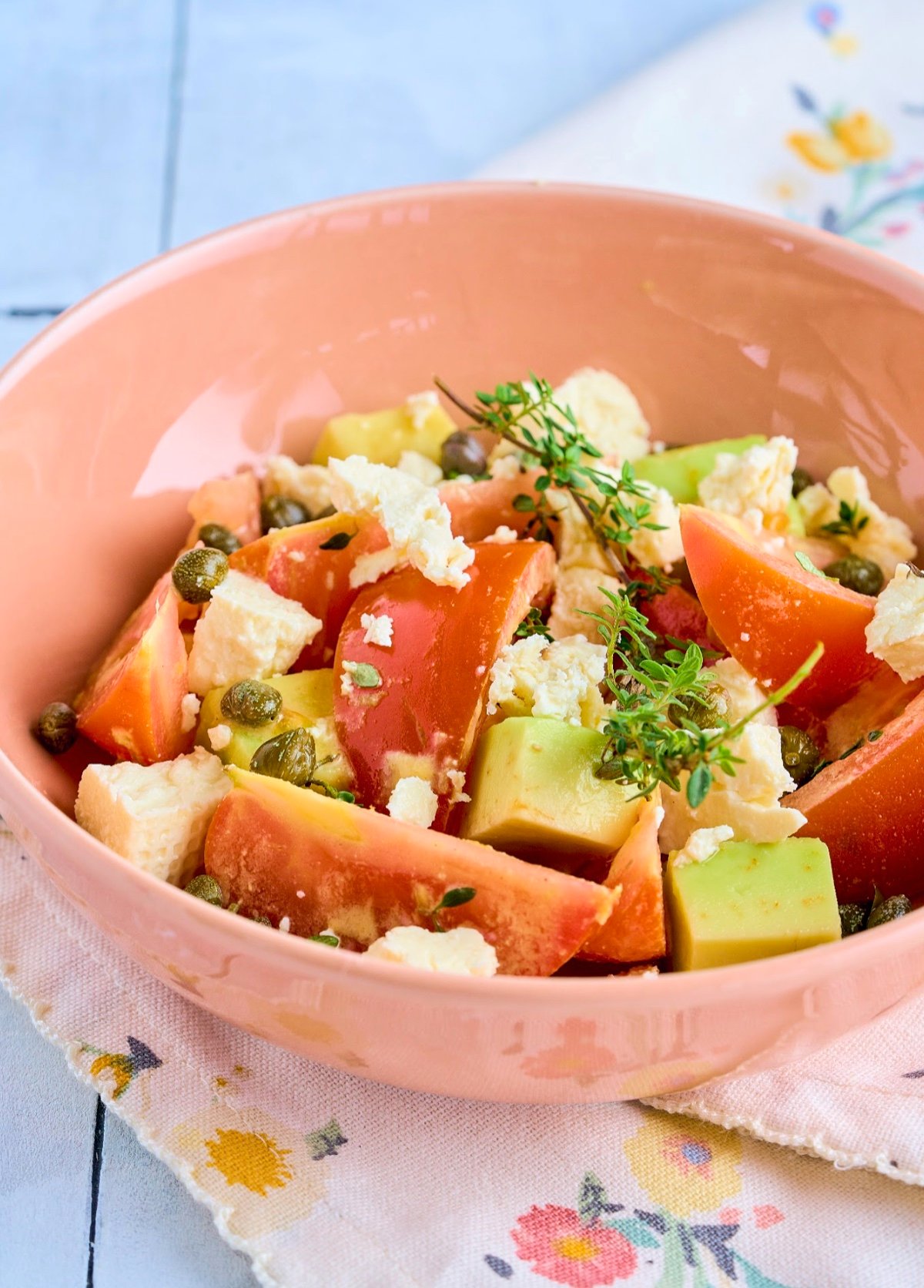 Imagen dummy: ensalada servida en un bowl rosa